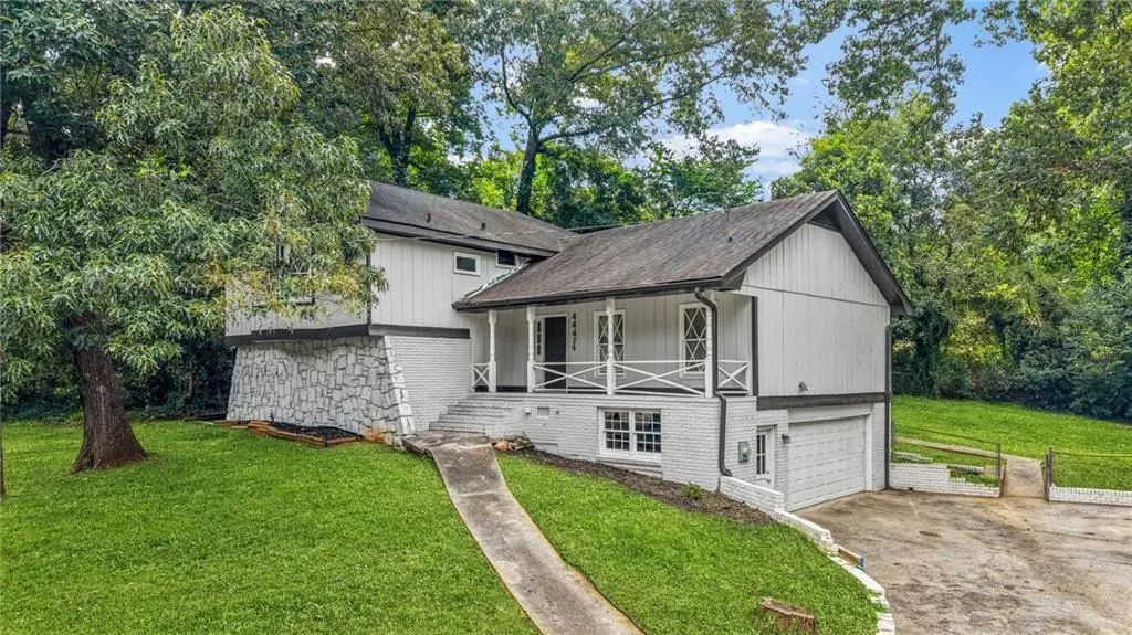 4447 Lake Breeze Drive, Stone Mountain
