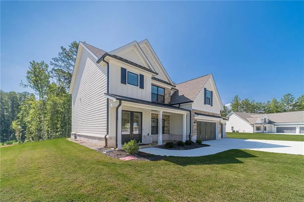 907 Bessie Court, Loganville