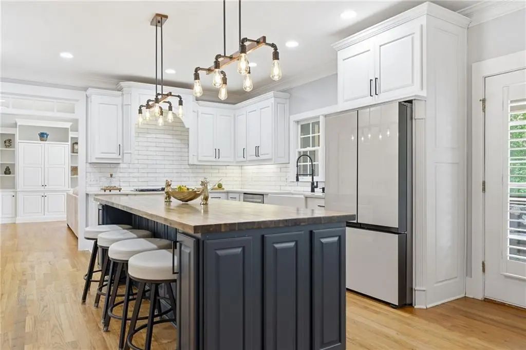 401 Maple Ridge Court, Cumming