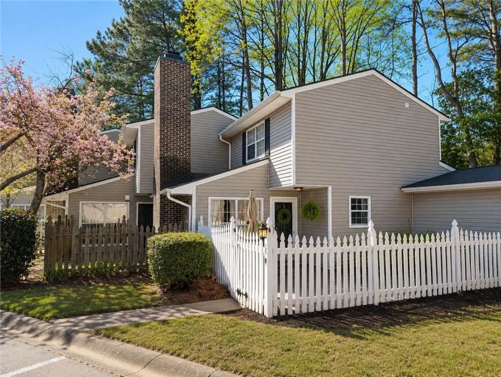 579 Picketts Bend Court, Marietta