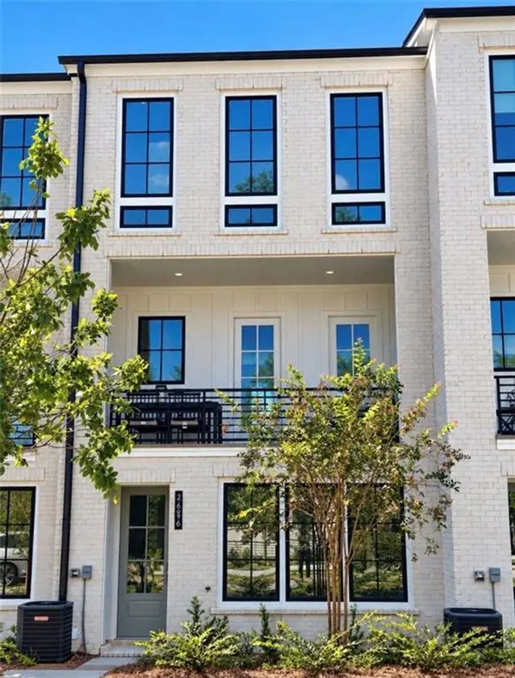 Unit 34 - 2696 Mackintosh Court, Brookhaven