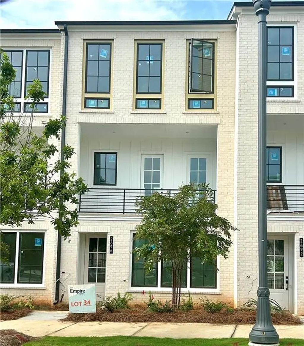Unit 34 - 2696 Mackintosh Court, Brookhaven
