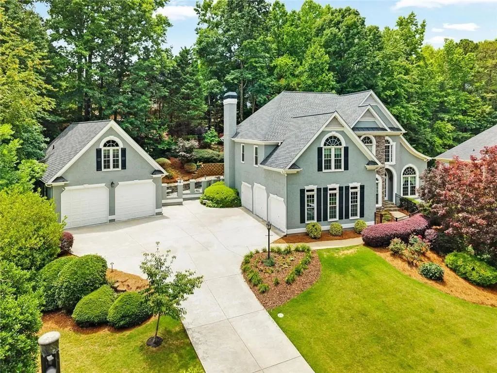 5021 Towne Lake Hills, Woodstock