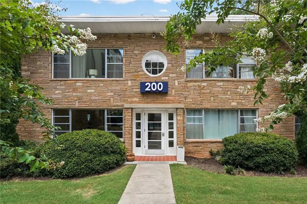 Unit 207 - 2240 Cheshire Bridge Road Ne, Atlanta