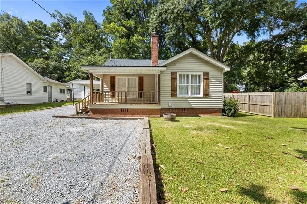 102 W Fairmount Avenue W, Cedartown