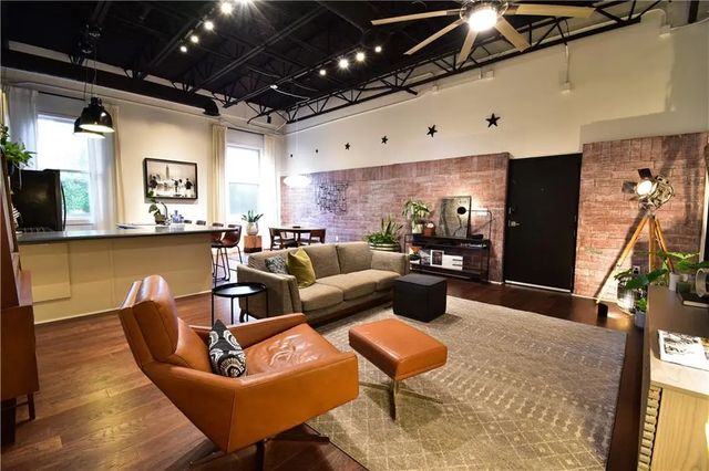 Unit C - 5097 Peachtree Road, Atlanta