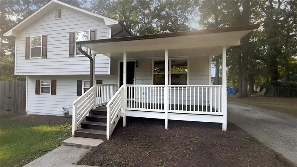 141 Hemlock Circle, Lawrenceville