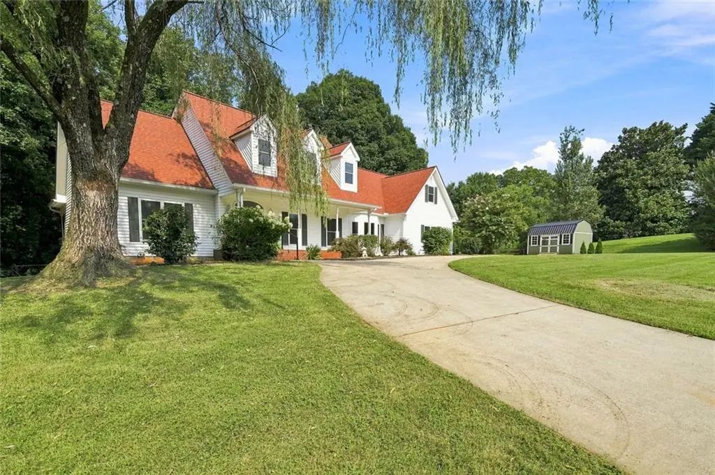 124 Golden Autumn Drive, Dahlonega