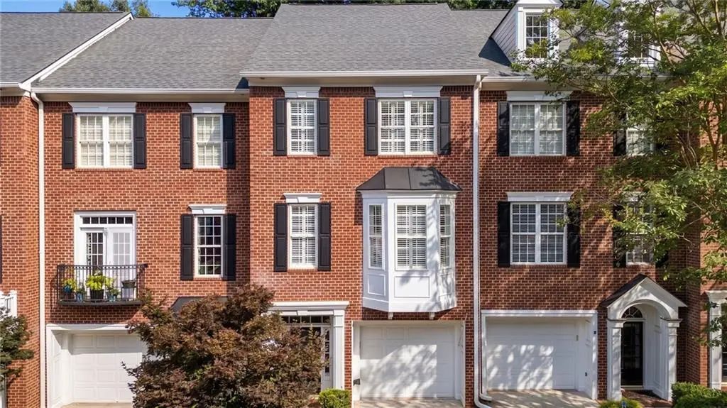 1806 Waters Edge Trail, Roswell