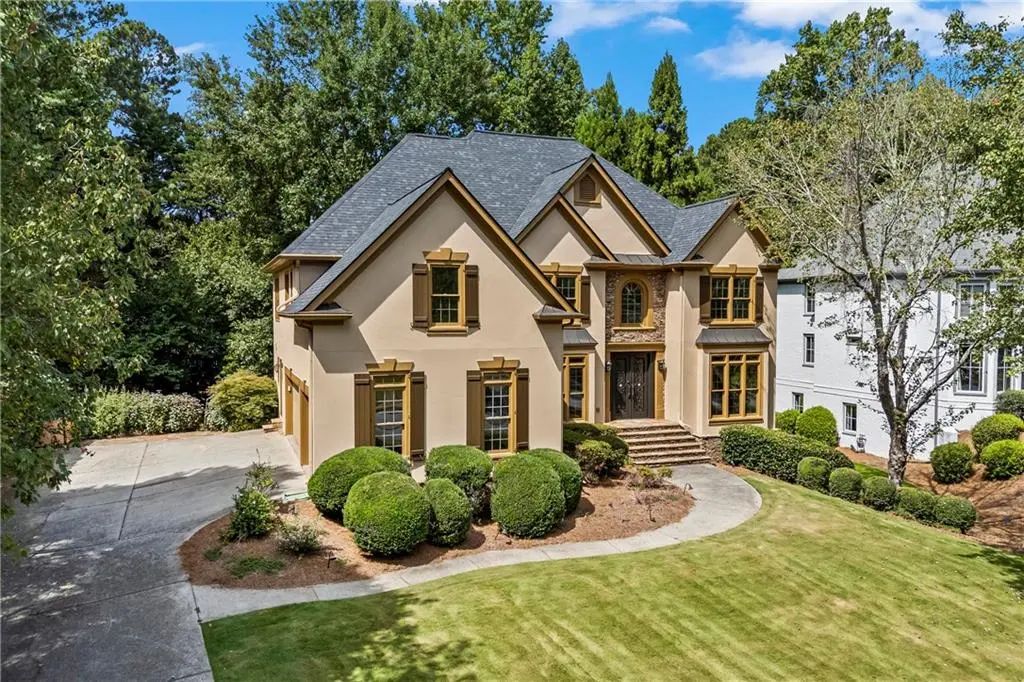 5545 Stoneleigh Drive, Suwanee