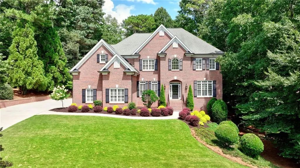720 Lake Mist Cove, Milton