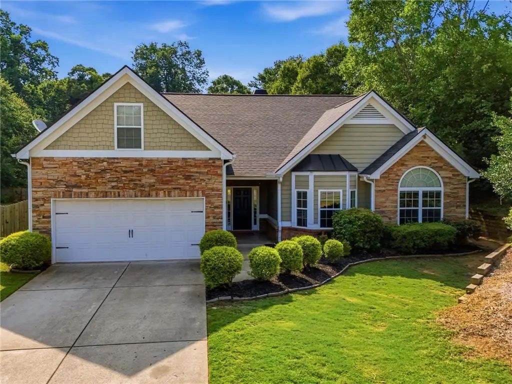 6204 Cove Creek Drive, Flowery Branch