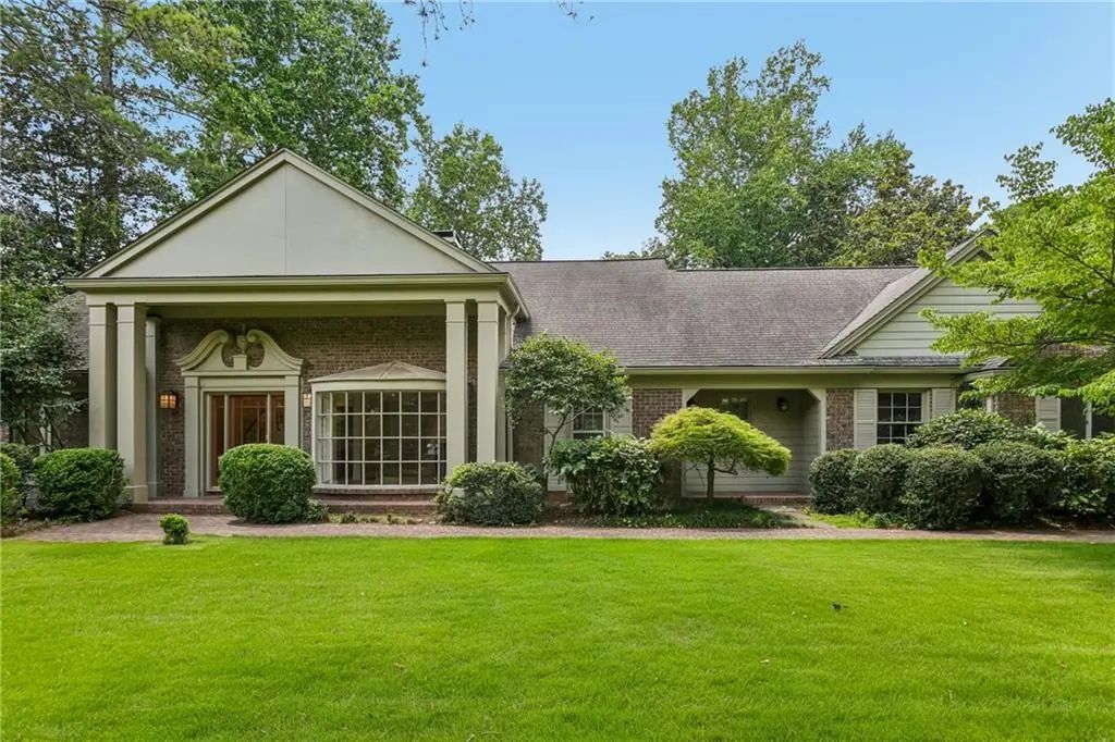 3135 Spalding Drive, Atlanta