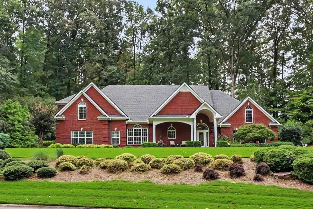 272 Glen Lake Drive, Hoschton