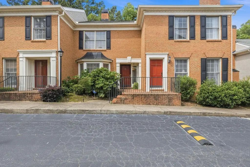 65 Mount Vernon Circle, Sandy Springs