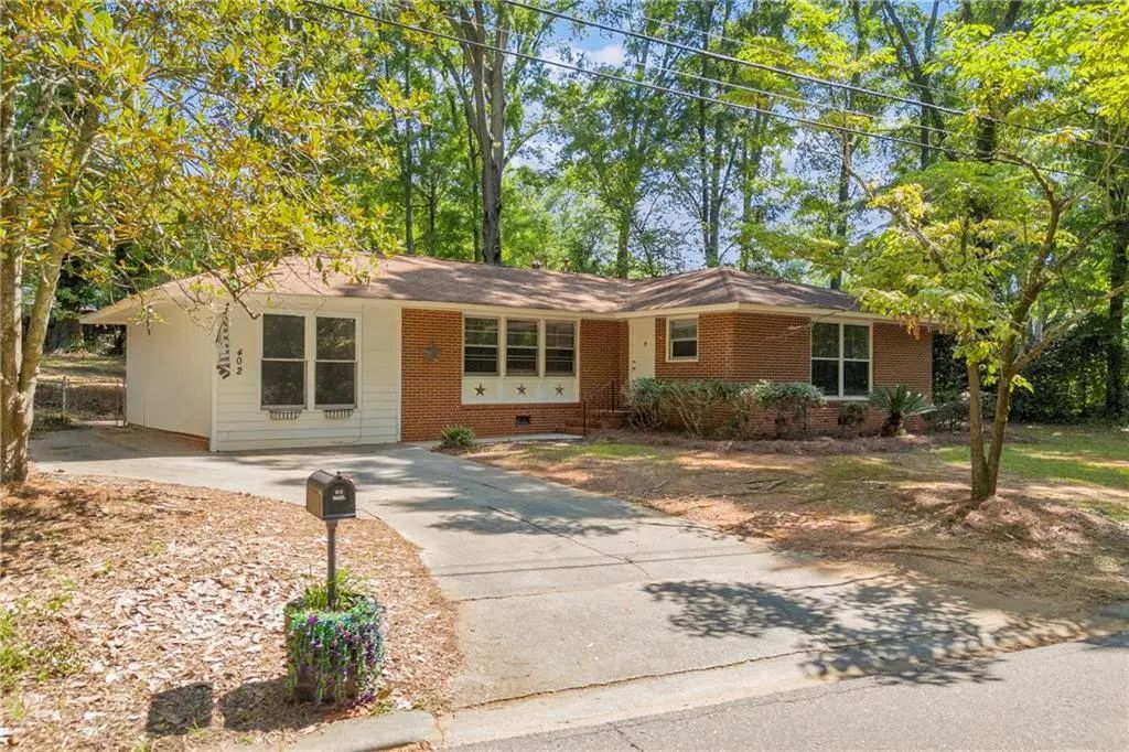 402 Woodland Road, Monroe