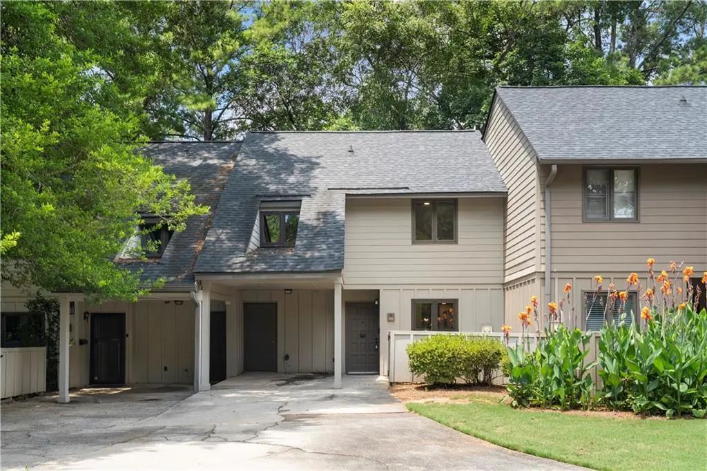922 Cedar Creek S, Marietta