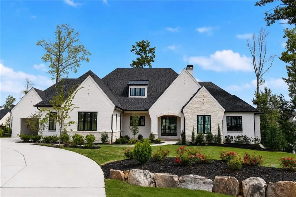 5071 Kings Close, Alpharetta