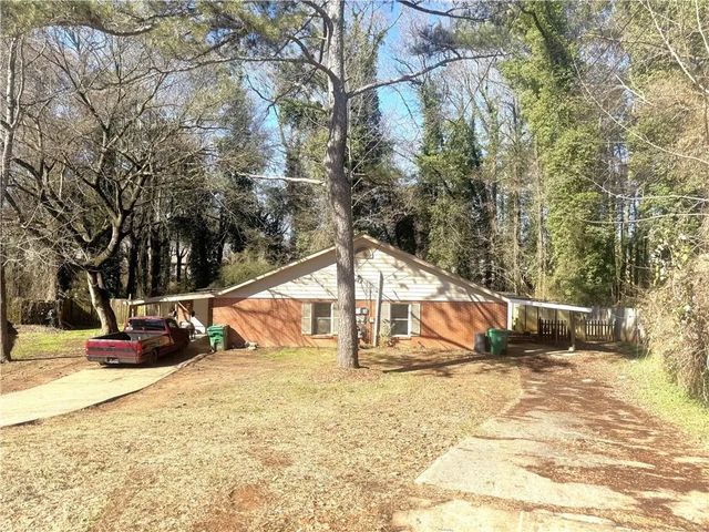 2126 Hanfred Court, Tucker