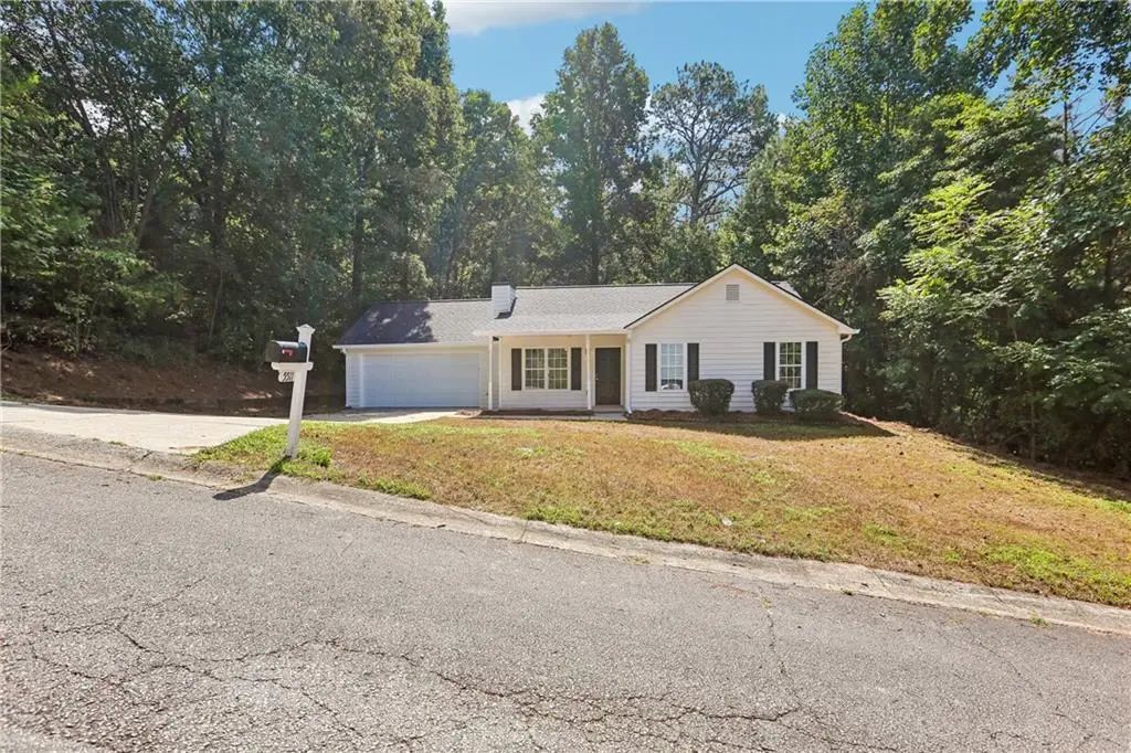 5511 Pond Mill Court, Flowery Branch