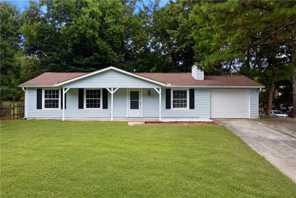 853 Courting Lane, Lilburn