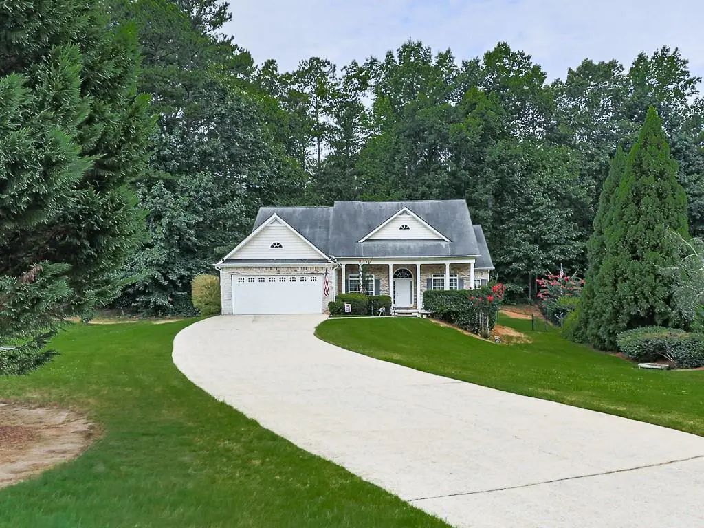 275 Woodridge Drive, Douglasville