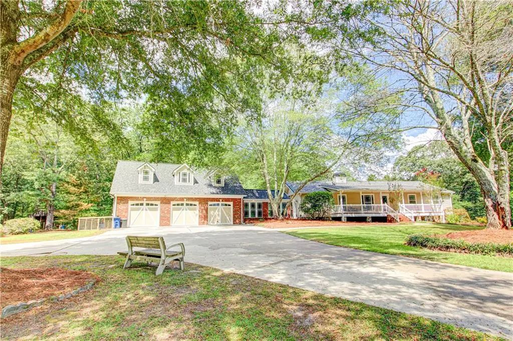 3861 Post Road, Winston