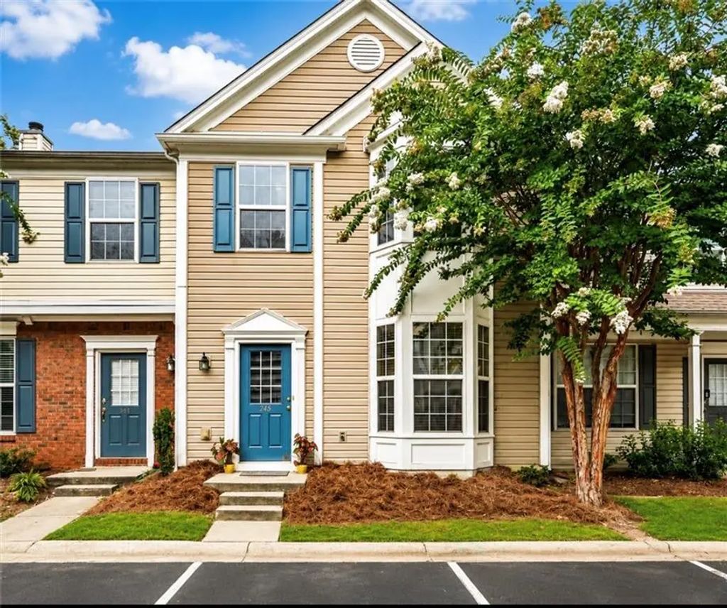 945 Prestwyck Court, Alpharetta