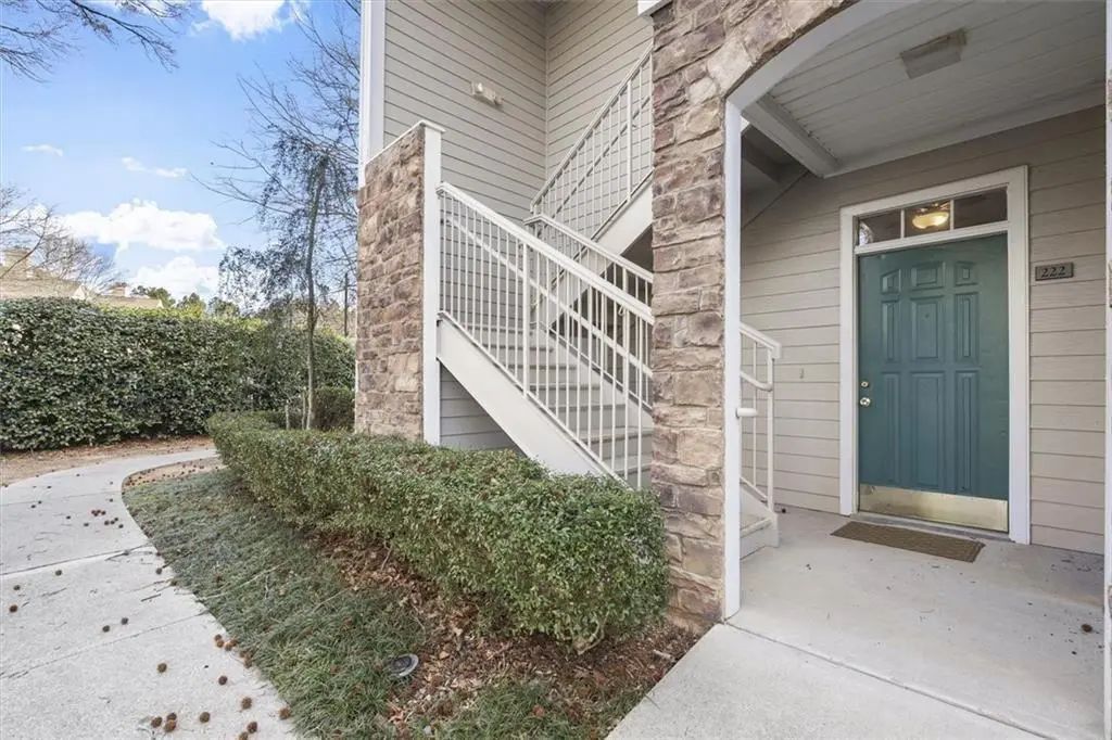 222 Edinburgh Court, Alpharetta