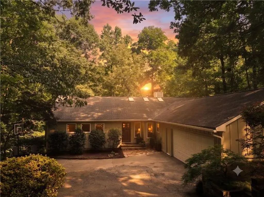 100 Kings Mill Court, Roswell