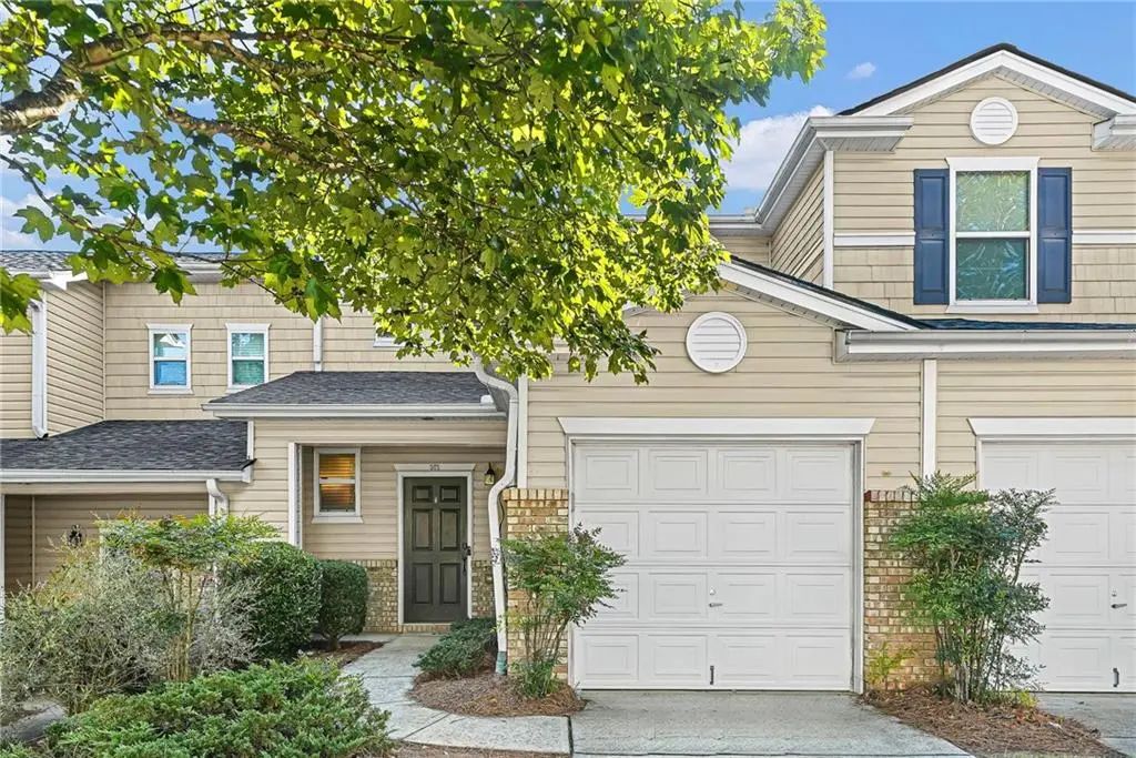 302 Oak Leaf Place, Acworth
