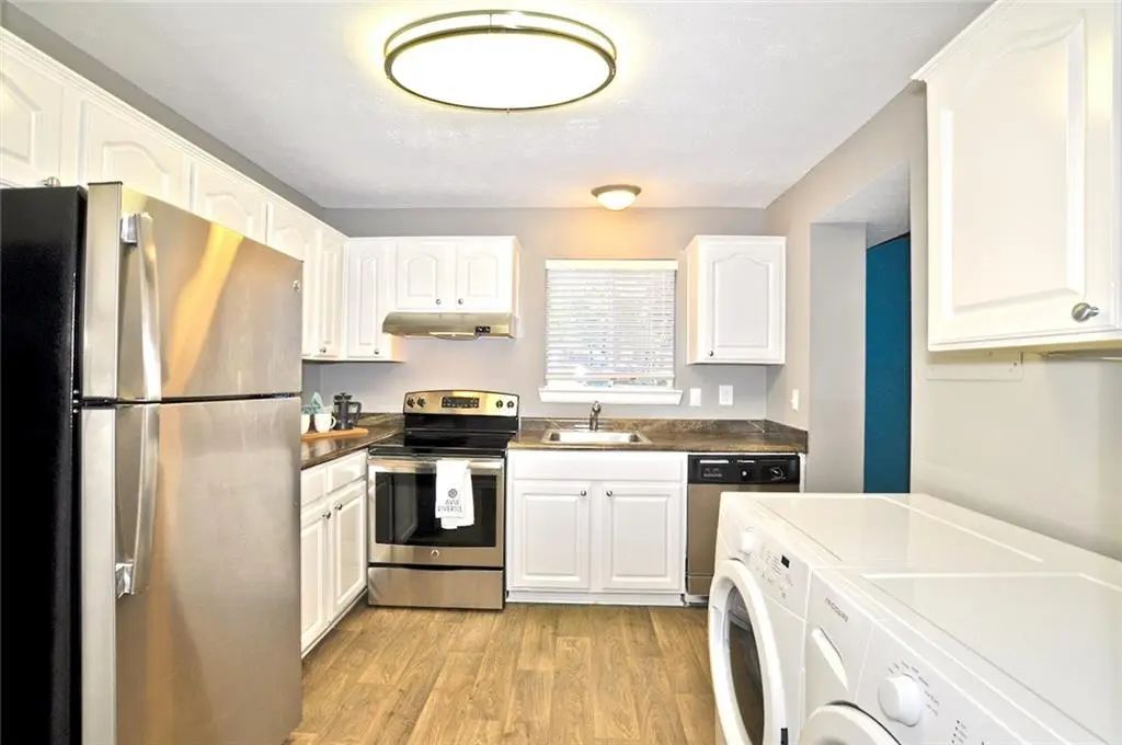 Unit 1512 - 100 Chattahoochee Circle, Roswell