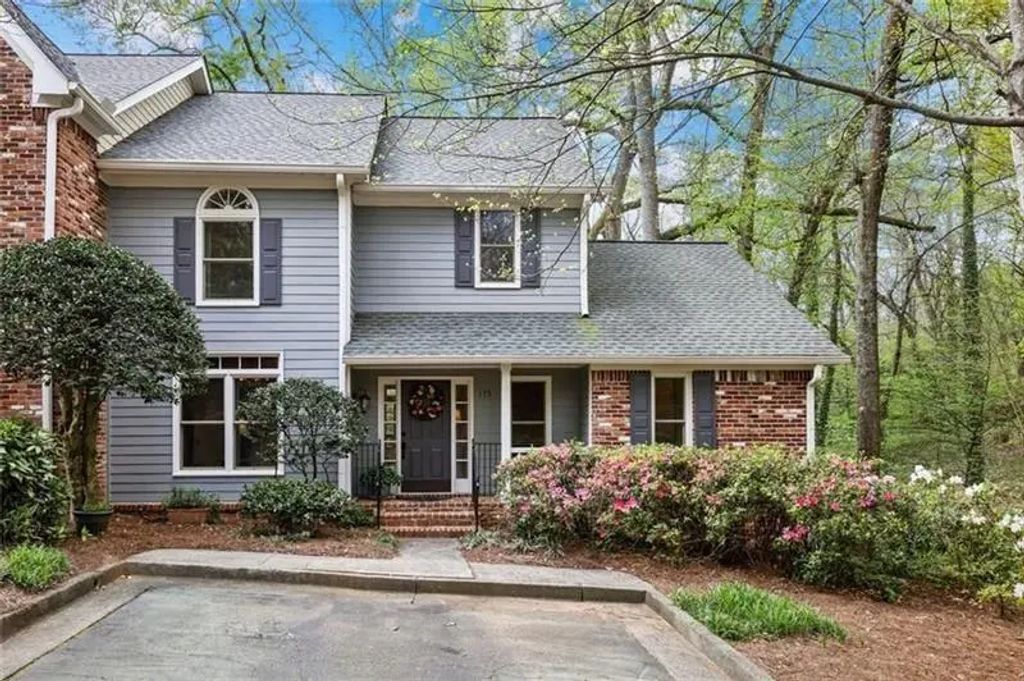 175 Riverview Trail, Roswell