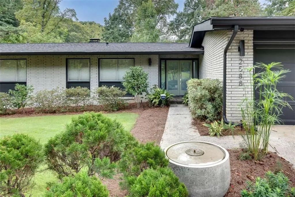 2588 Flair Knoll Drive, Atlanta