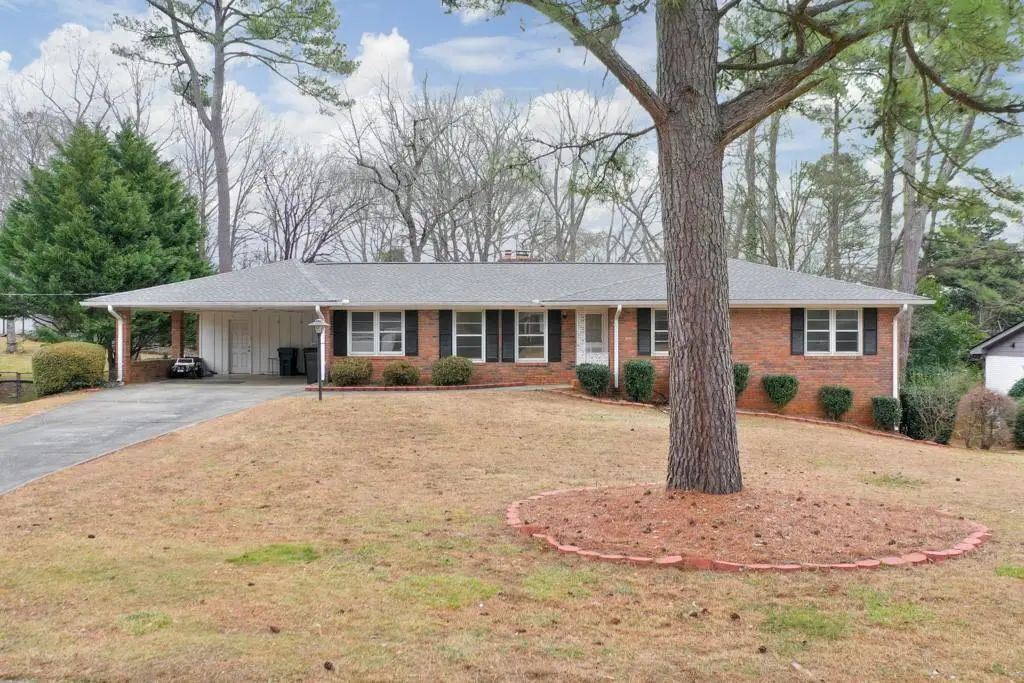 1055 Tuxedo Drive, Roswell
