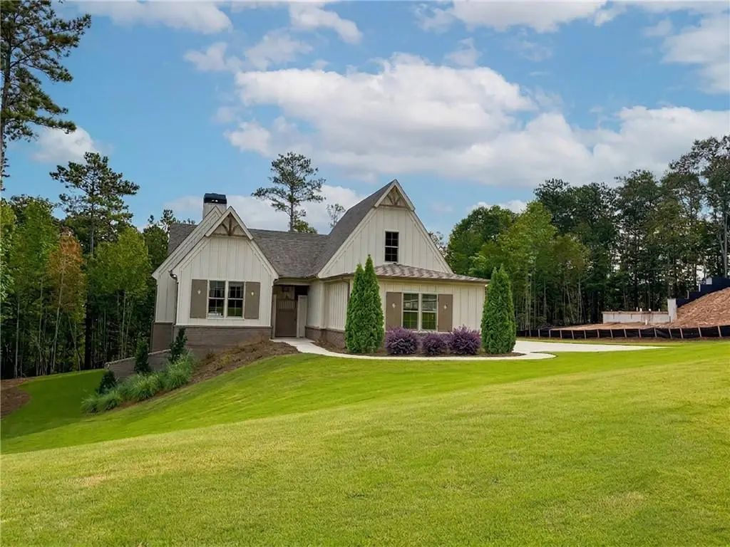 105 Forest Berry Court, Newnan