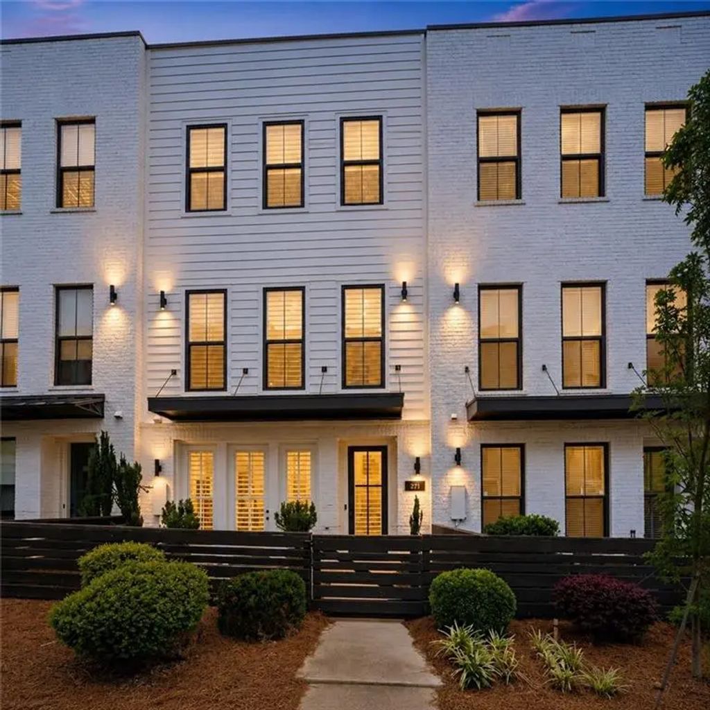 271 Mitchell Lane, Woodstock