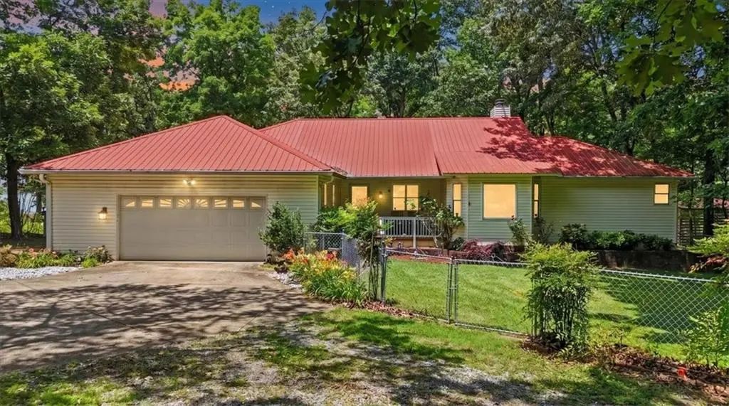 1005 County Road 544, Centre
