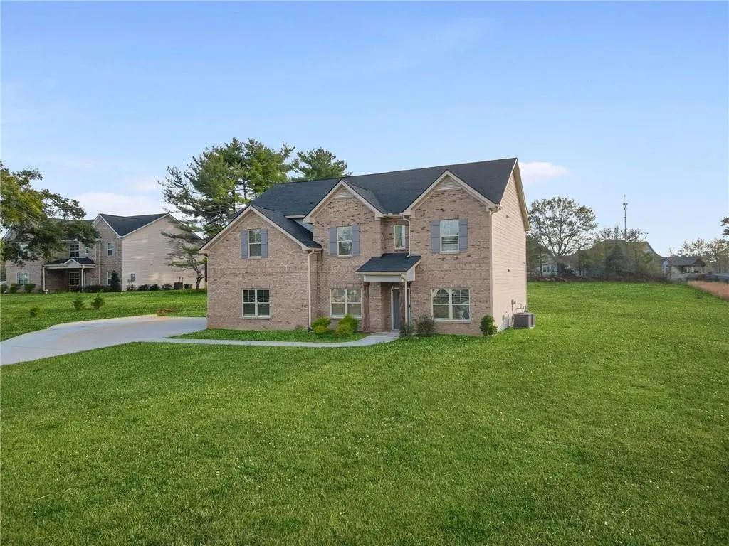 689 S Jeff Davis Drive, Fayetteville