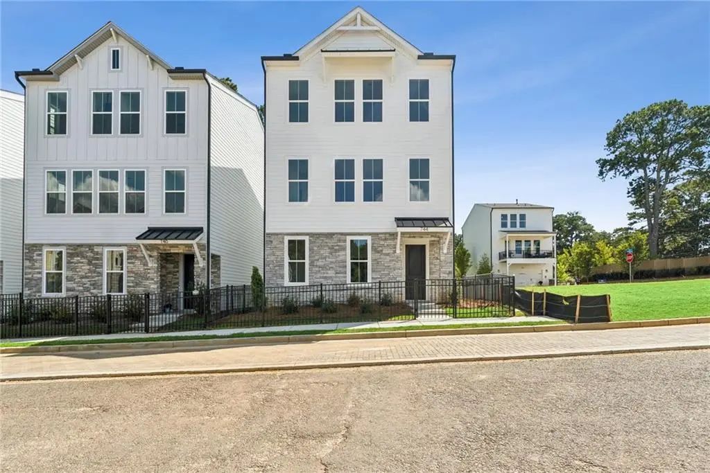 744 Auguste Avenue, Scottdale