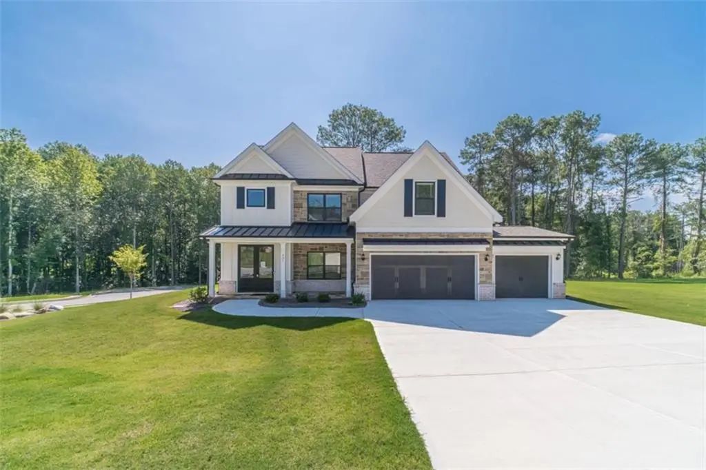 907 Bessie Court, Loganville