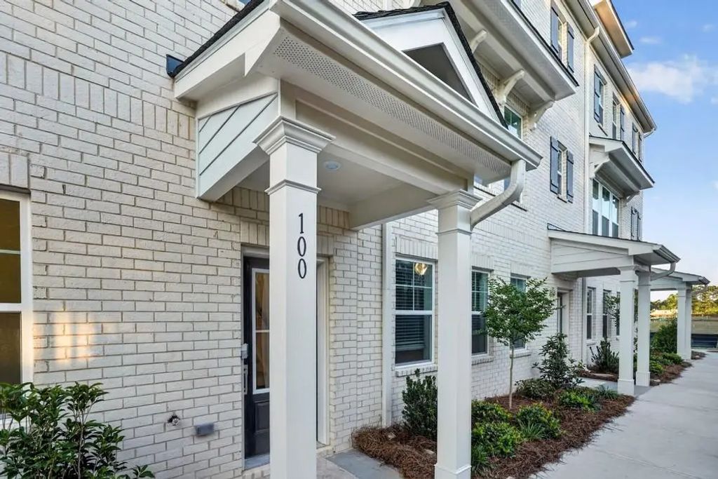 100 Epperly Way, Tucker