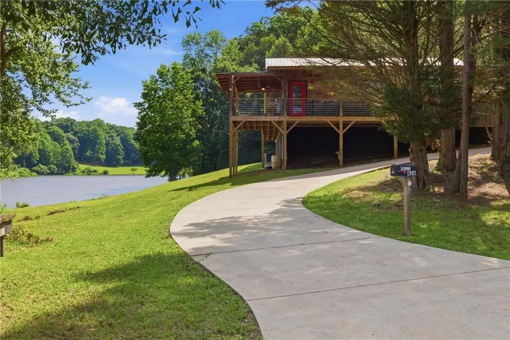 456 Oak Springs Road, Clarkesville