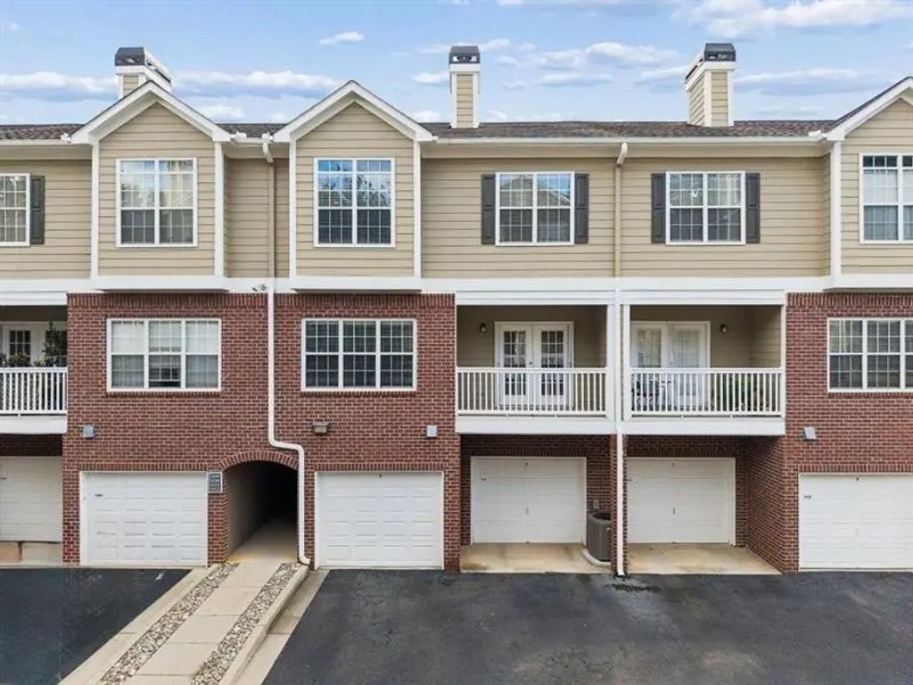 1112 Woodland Lane, Alpharetta