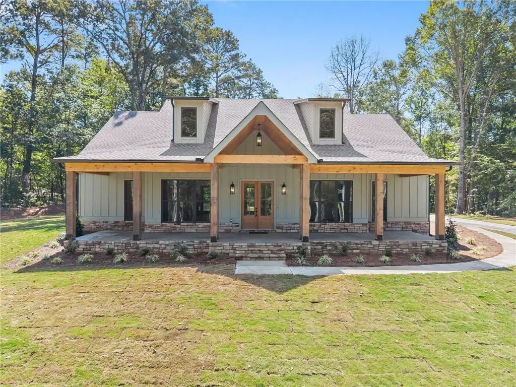 75 Lowe Lane, Talking Rock