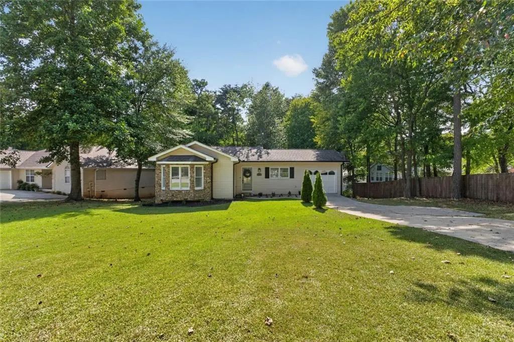 938 Charleston Court, Gainesville