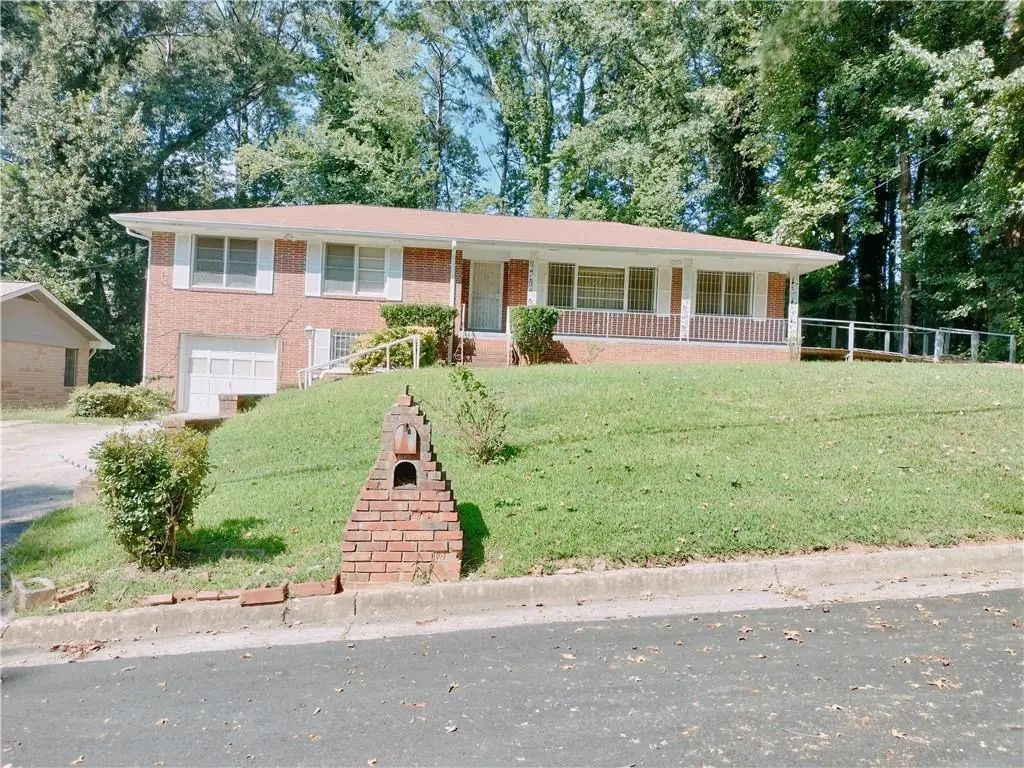 2641 Hedgewood Lane Nw, Atlanta