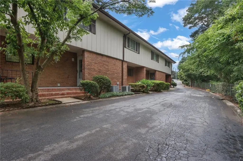 2524 Bradford Square Ne, Atlanta