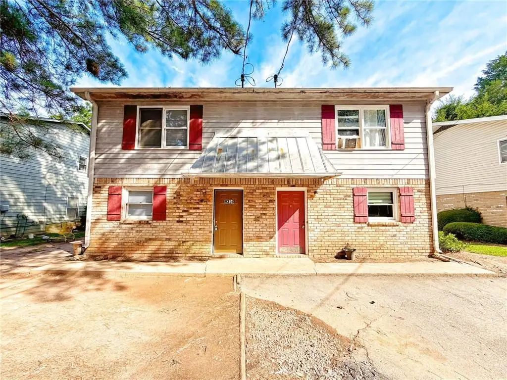 Unit B - 935 Six Oaks Circle, Norcross