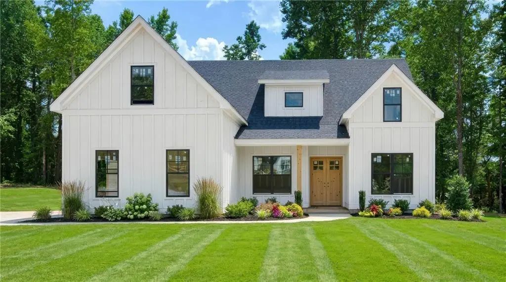 4825 Price Road, Gainesville